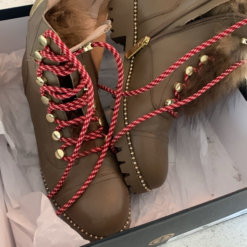 Beautiful Brown Gold trim Fur tie up boots brown leather and Fox fur size 8.5 - Picture 5 of 6